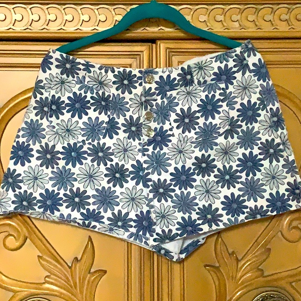 A. Byer Floral Jean Shorts button up 2 pockets 12
